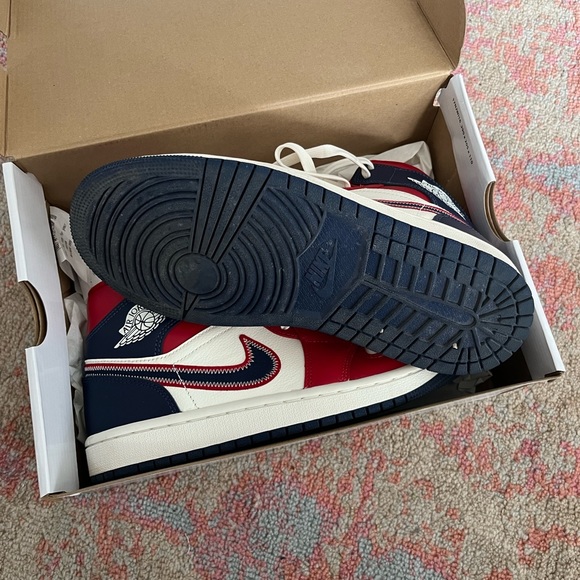 Air Jordan 1 mid SE - Picture 4 of 6